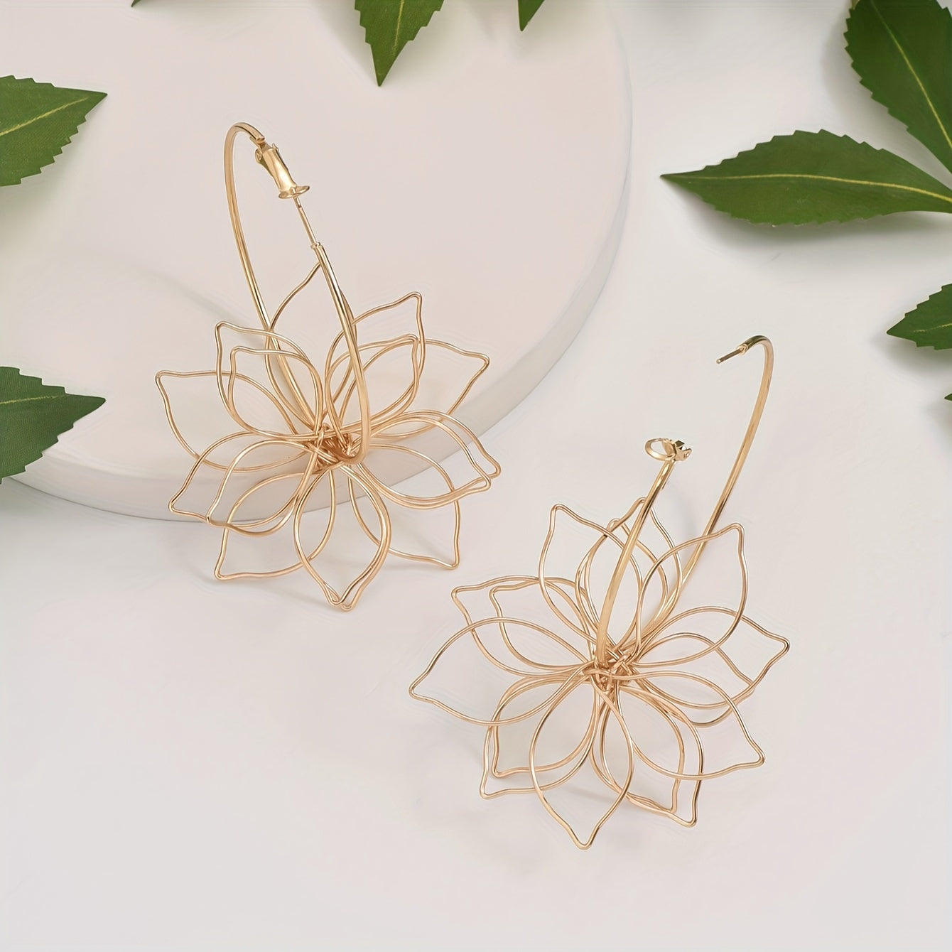 1 Pair Hollow Flower Shaped Hoop Earrings, Hollow Petal Simple Line Flower Hoop Earrings, Elegant Party Earrings Jewelry