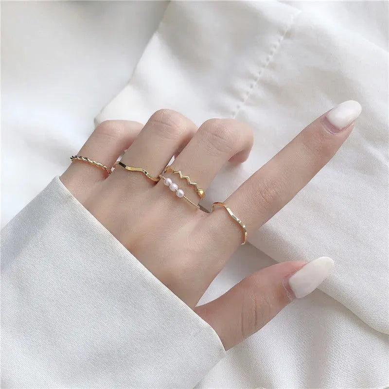 5pcs/set Rings for Women Simple Three Pearl Wavy Metal Twist Combination Joint Ring Trendy Personality Golden Party Jewelry Gift