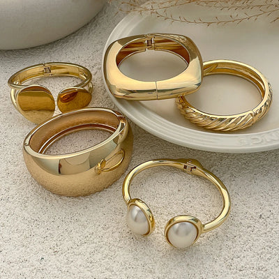 Salircon Exaggerated Punk Smooth Heavy Metal Bangle Bracelet for Women Trend Geometric Open Spring Bangle Party Jewelry Gift