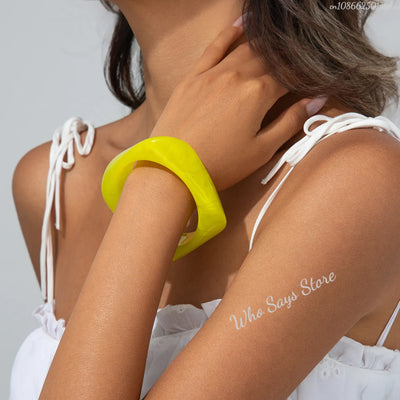 Vintage Punk Beige Khaki Thick Resin Acrylic Smudging Bangles Geometric Irregular Bangle Bracelets For Women Men Jewelry