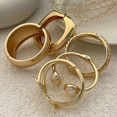 Salircon Exaggerated Punk Smooth Heavy Metal Bangle Bracelet for Women Trend Geometric Open Spring Bangle Party Jewelry Gift