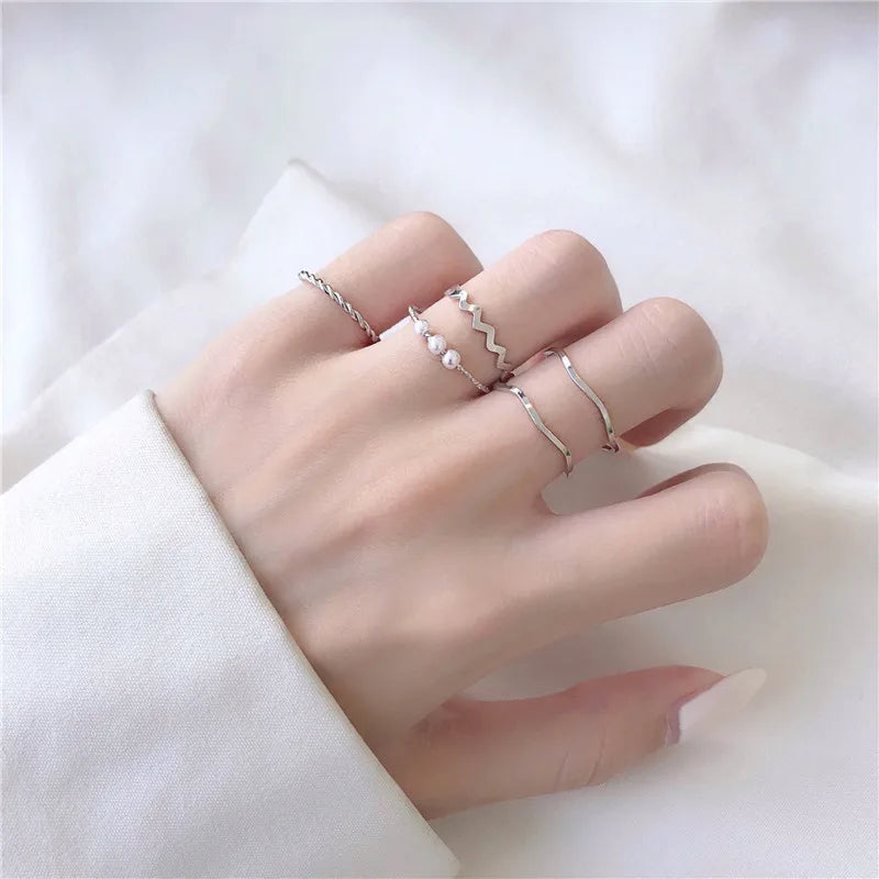 5pcs/set Rings for Women Simple Three Pearl Wavy Metal Twist Combination Joint Ring Trendy Personality Golden Party Jewelry Gift