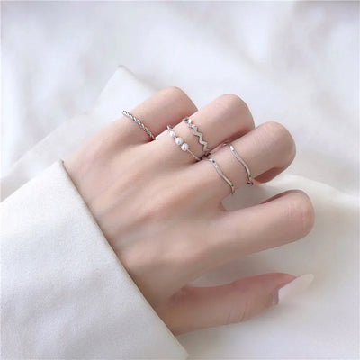 5pcs/set Rings for Women Simple Three Pearl Wavy Metal Twist Combination Joint Ring Trendy Personality Golden Party Jewelry Gift