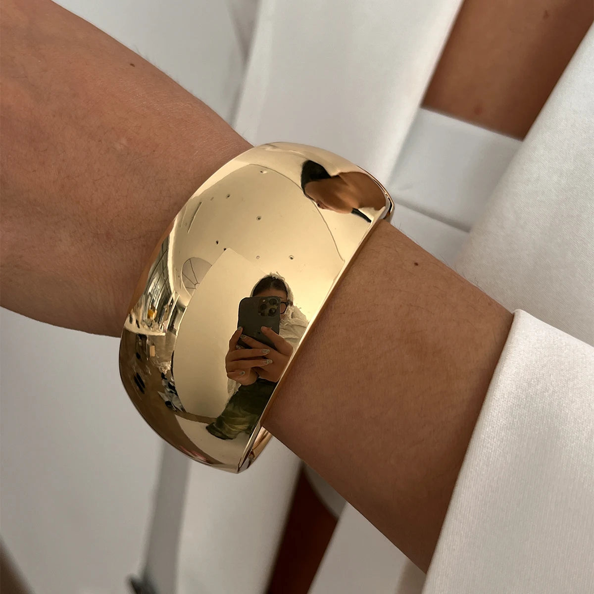 Salircon Exaggerated Punk Smooth Heavy Metal Bangle Bracelet for Women Trend Geometric Open Spring Bangle Party Jewelry Gift