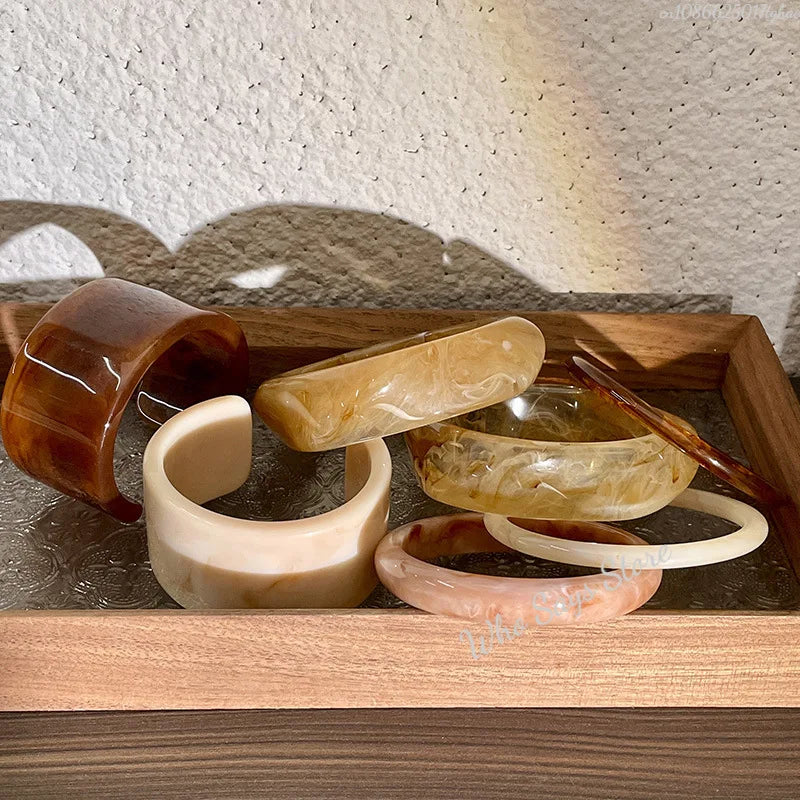 Vintage Punk Beige Khaki Thick Resin Acrylic Smudging Bangles Geometric Irregular Bangle Bracelets For Women Men Jewelry