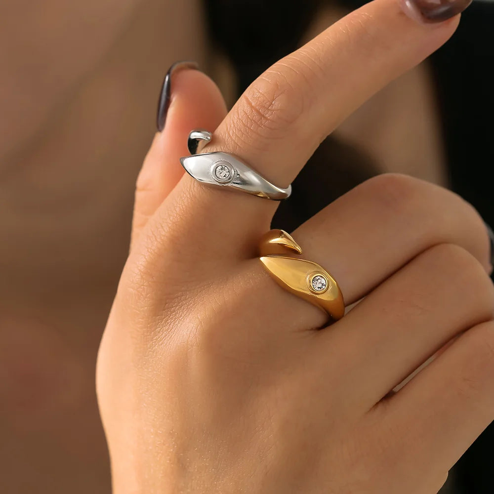 Trendy Chic Rings For Women Gold Plated Waterproof Ring with White Rhinestones Chic Shiny Luxury Jewelry Wholesale