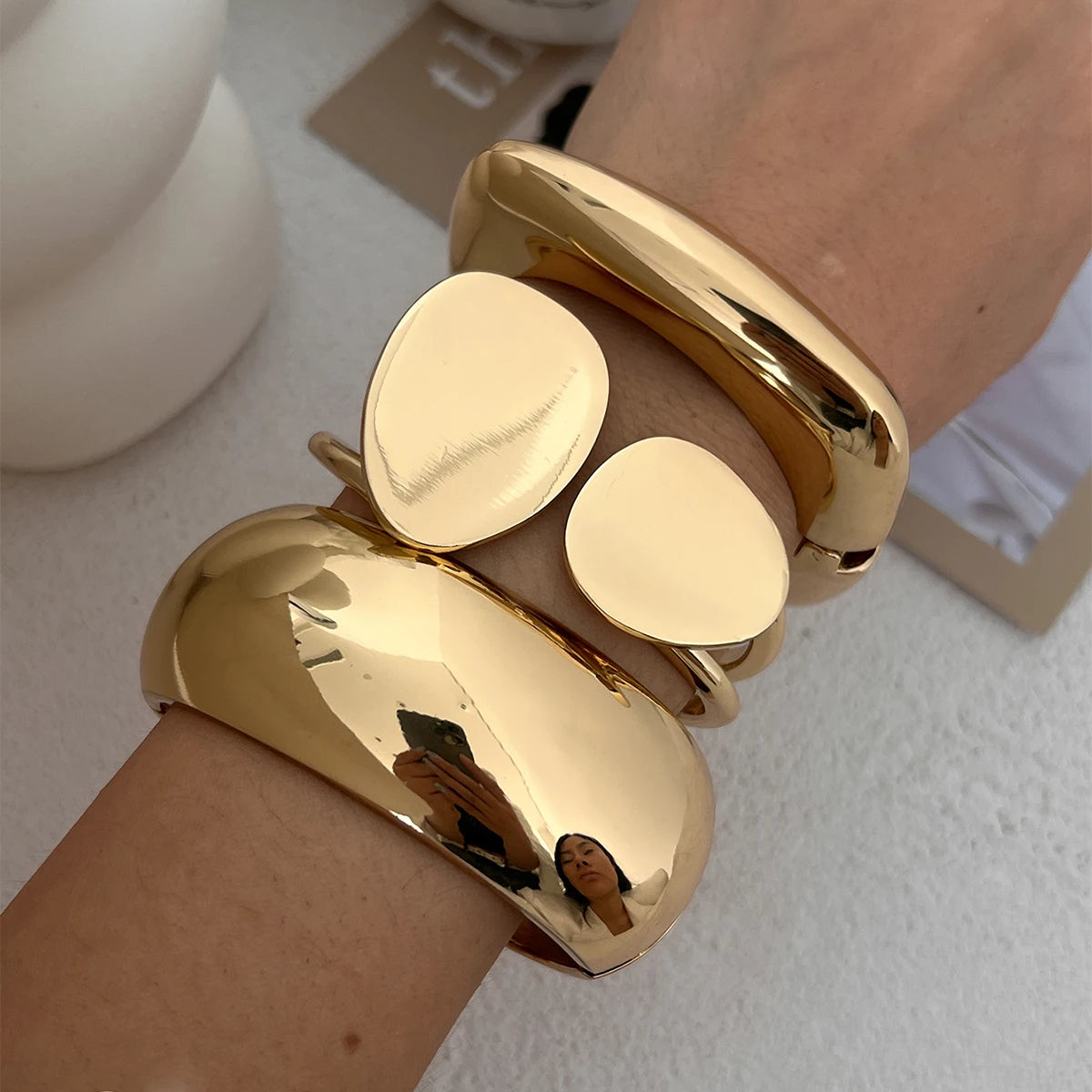 Salircon Exaggerated Punk Smooth Heavy Metal Bangle Bracelet for Women Trend Geometric Open Spring Bangle Party Jewelry Gift