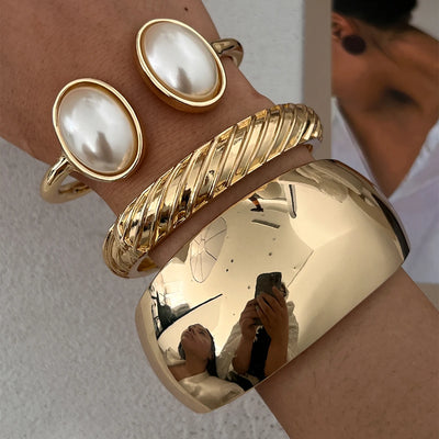 Salircon Exaggerated Punk Smooth Heavy Metal Bangle Bracelet for Women Trend Geometric Open Spring Bangle Party Jewelry Gift