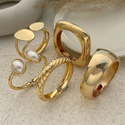 Salircon Exaggerated Punk Smooth Heavy Metal Bangle Bracelet for Women Trend Geometric Open Spring Bangle Party Jewelry Gift