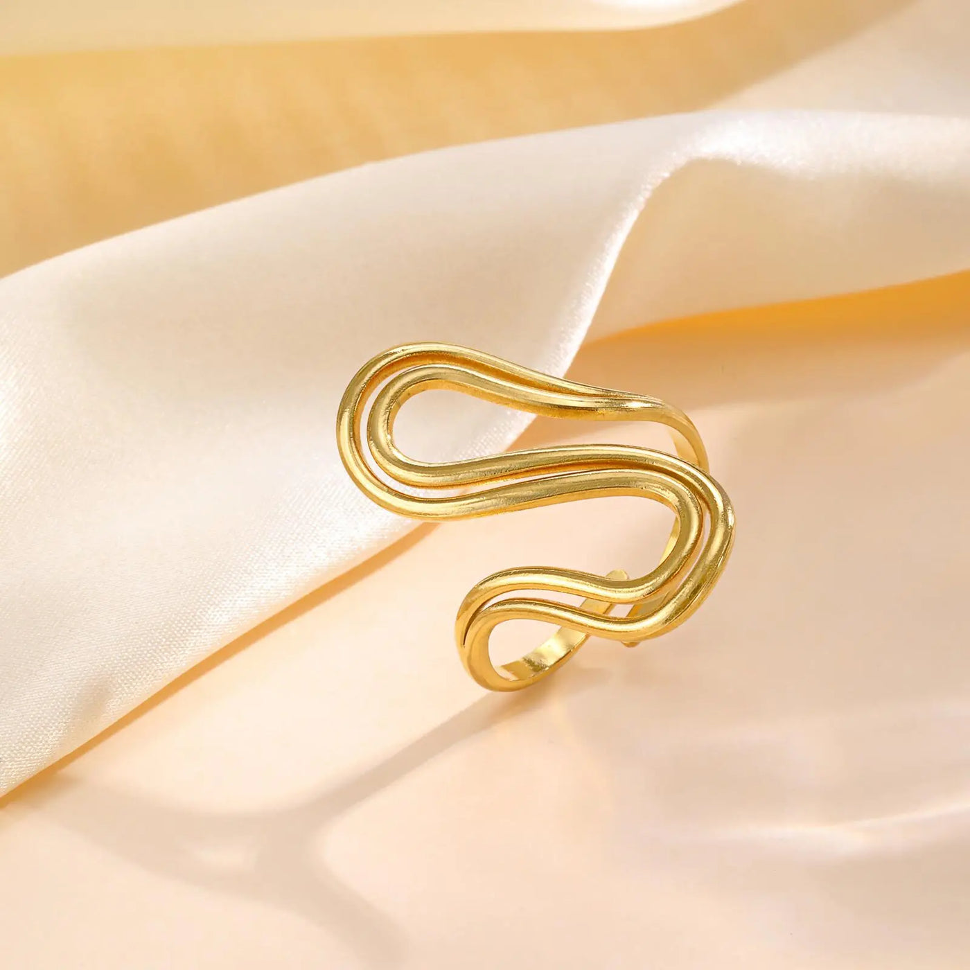Women's Ring, 18k Gold Plated Stylish Open Ring Adjustable, stainless Steel Anti Allergenic Waterproof Jewelry