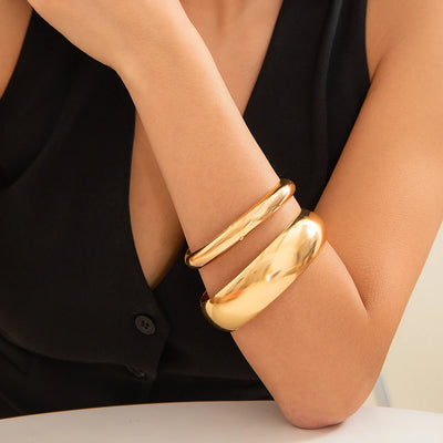 2Pcs/Set Punk Classic Gold Color Wide Bangles for Women Exaggerated Heavy Metal Big Bracelet Luxury Wedding Jewelry Accessories
