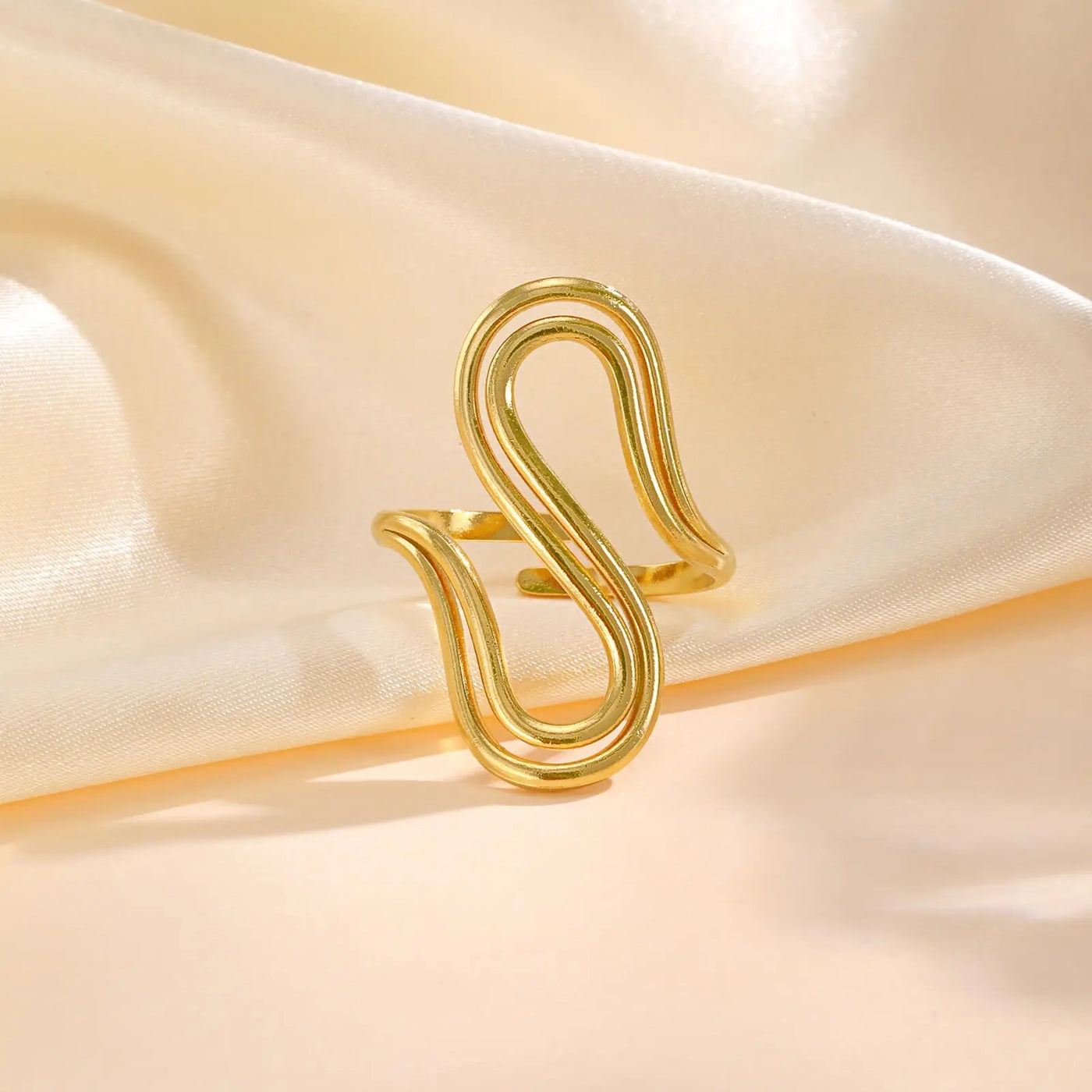 Women's Ring, 18k Gold Plated Stylish Open Ring Adjustable, stainless Steel Anti Allergenic Waterproof Jewelry