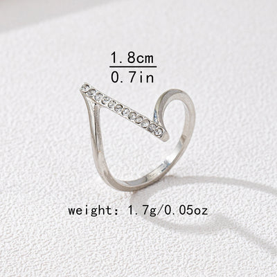 A Women's Ring, a Simple and Stylish Ring with an Imitation Diamond Inlay, Suitable for Daily Wear and Vacation Wear
