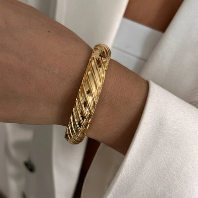 Salircon Exaggerated Punk Smooth Heavy Metal Bangle Bracelet for Women Trend Geometric Open Spring Bangle Party Jewelry Gift