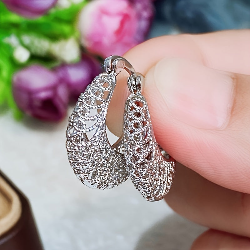Bohemian Ethnic Style Filigree Hollow Hoop Earrings for Women Fashion Earrings Jewelry